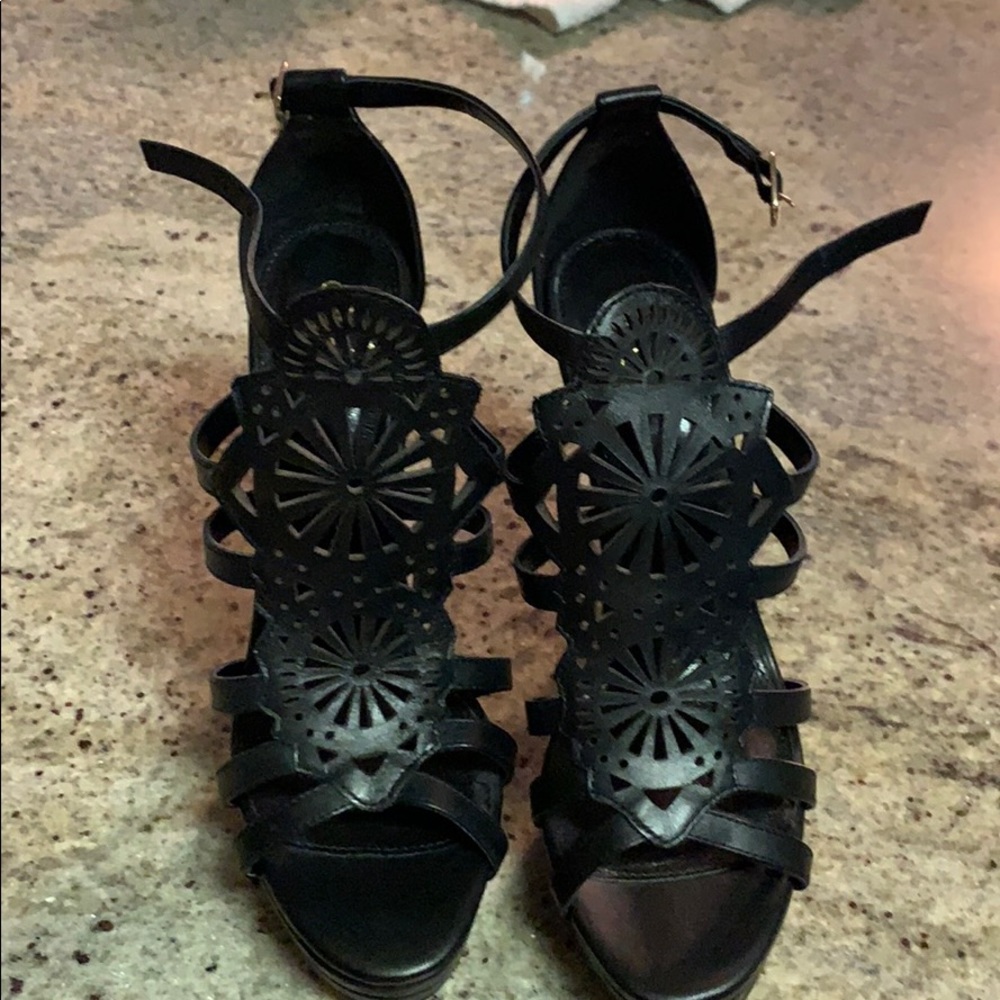 Isolá Heels